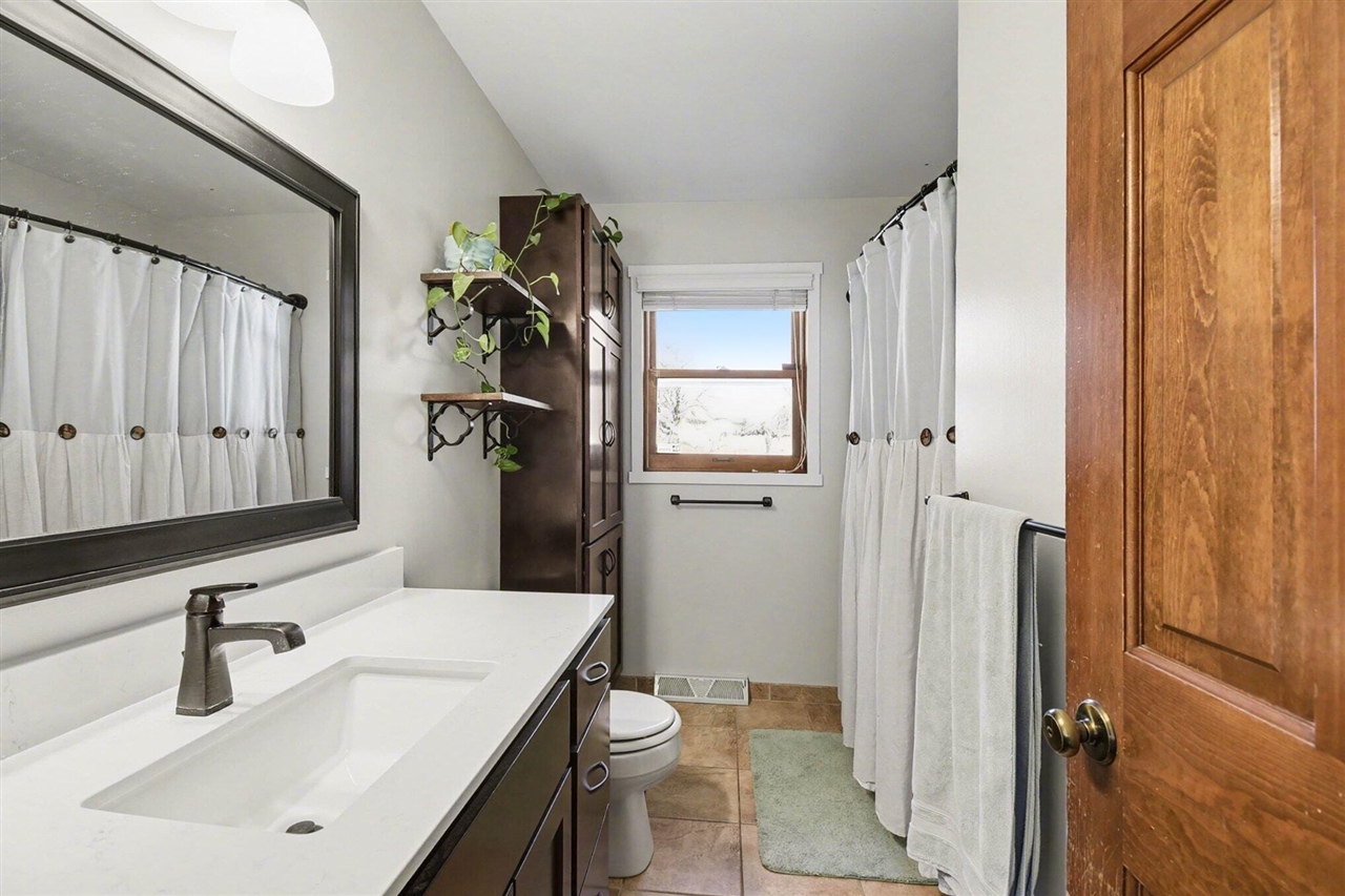 6593 Crownpointe Drive, Byron Center, MI, 49315-8211