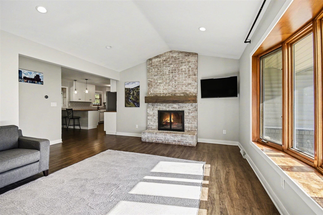 6593 Crownpointe Drive, Byron Center, MI, 49315-8211