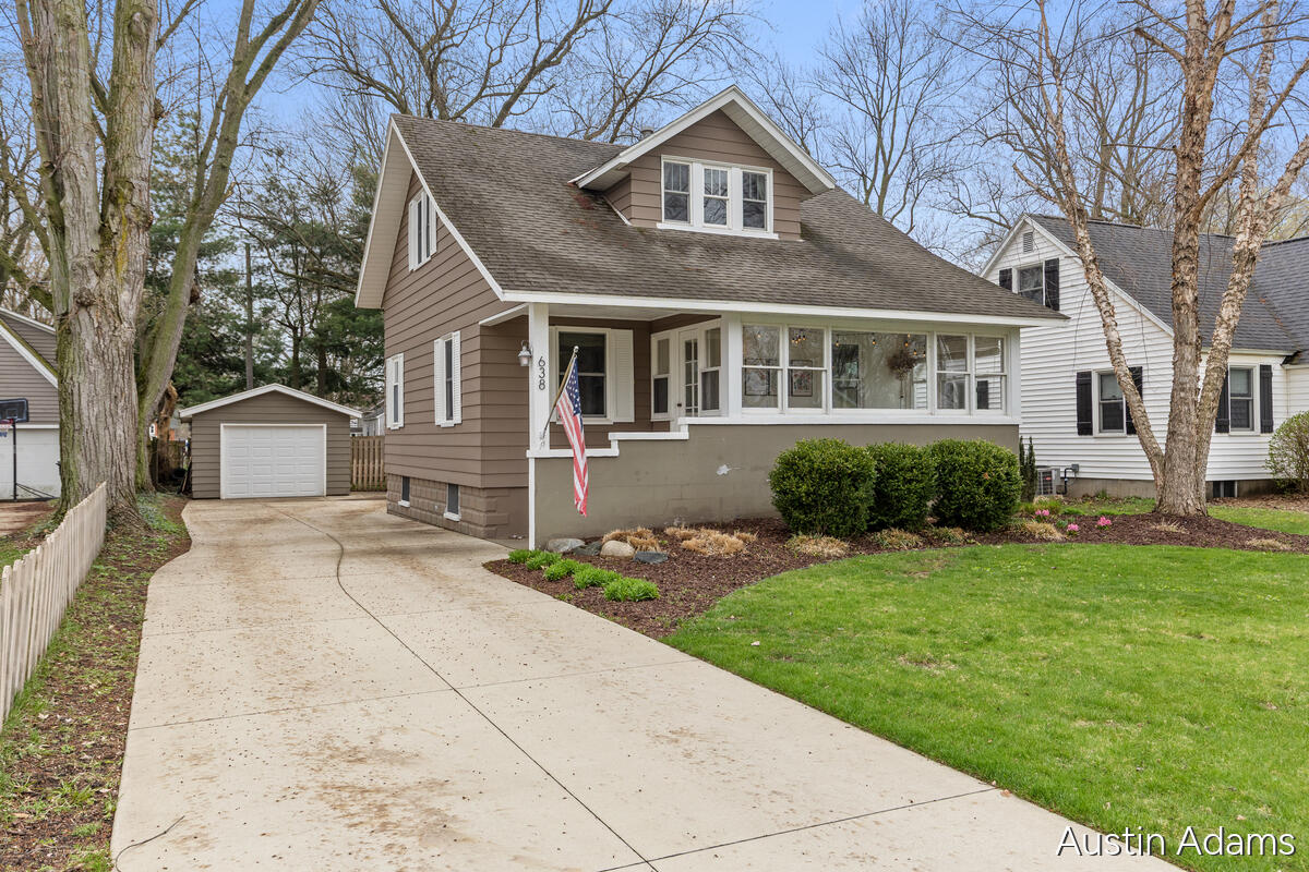 638 E Central Avenue, Zeeland, MI, 49464-1849