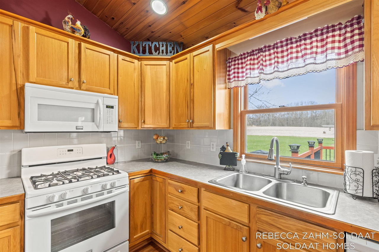 11496 4 Mile Road, Belding, MI, 48809