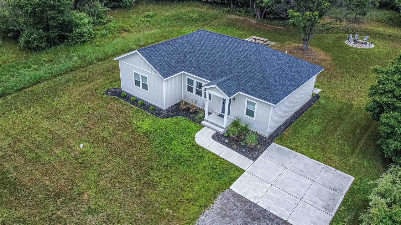 7920 W Juniper Beach Road, Mears, MI, 49436-9300