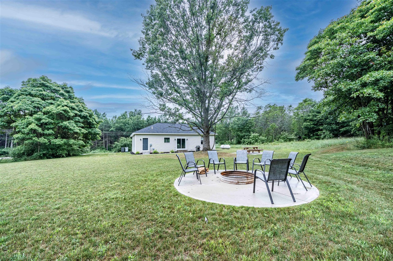 7920 W Juniper Beach Road, Mears, MI, 49436-9300