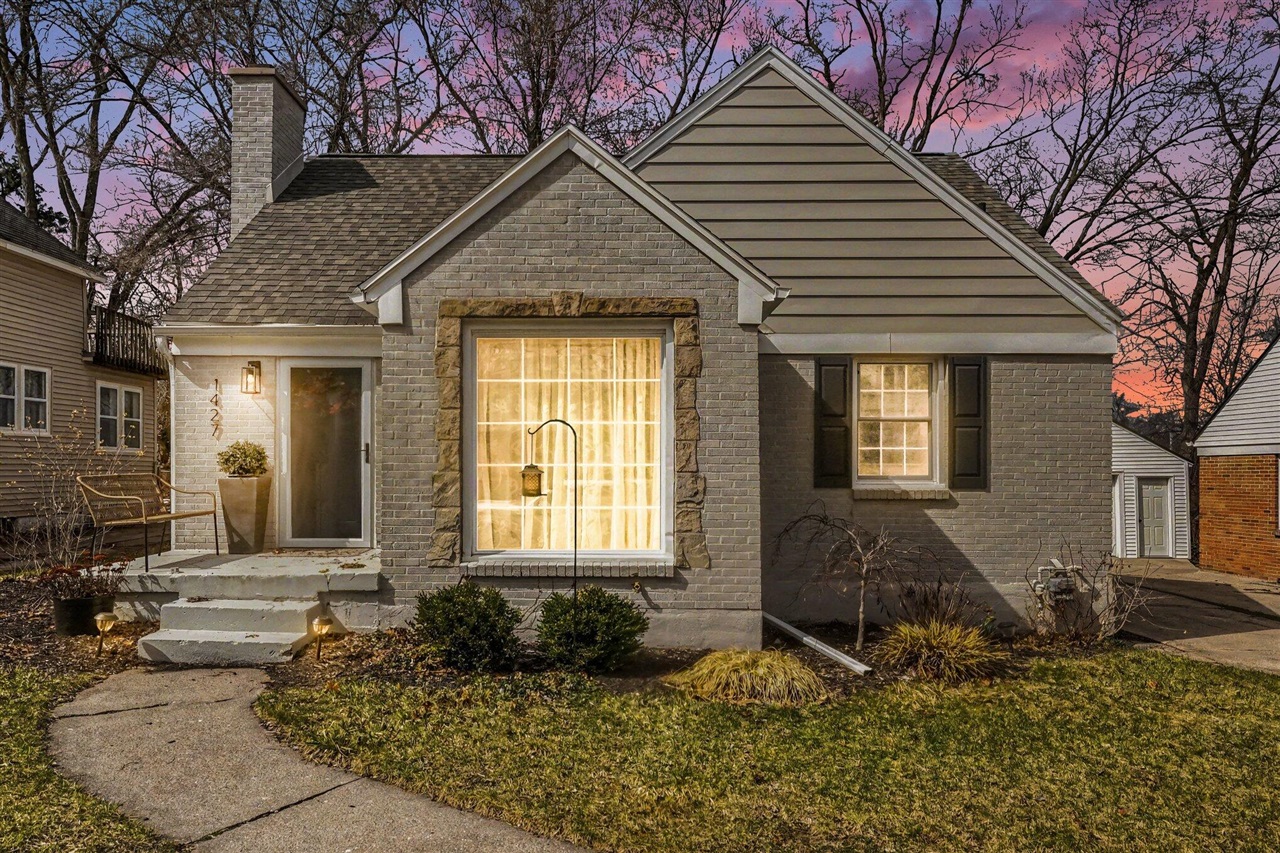 1427 Philadelphia Avenue, Grand Rapids, MI, 49507-2233