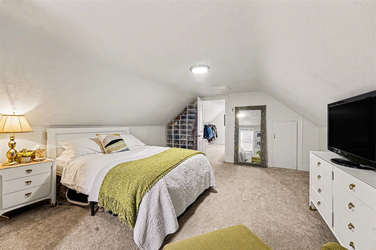 1427 Philadelphia Avenue, Grand Rapids, MI, 49507-2233