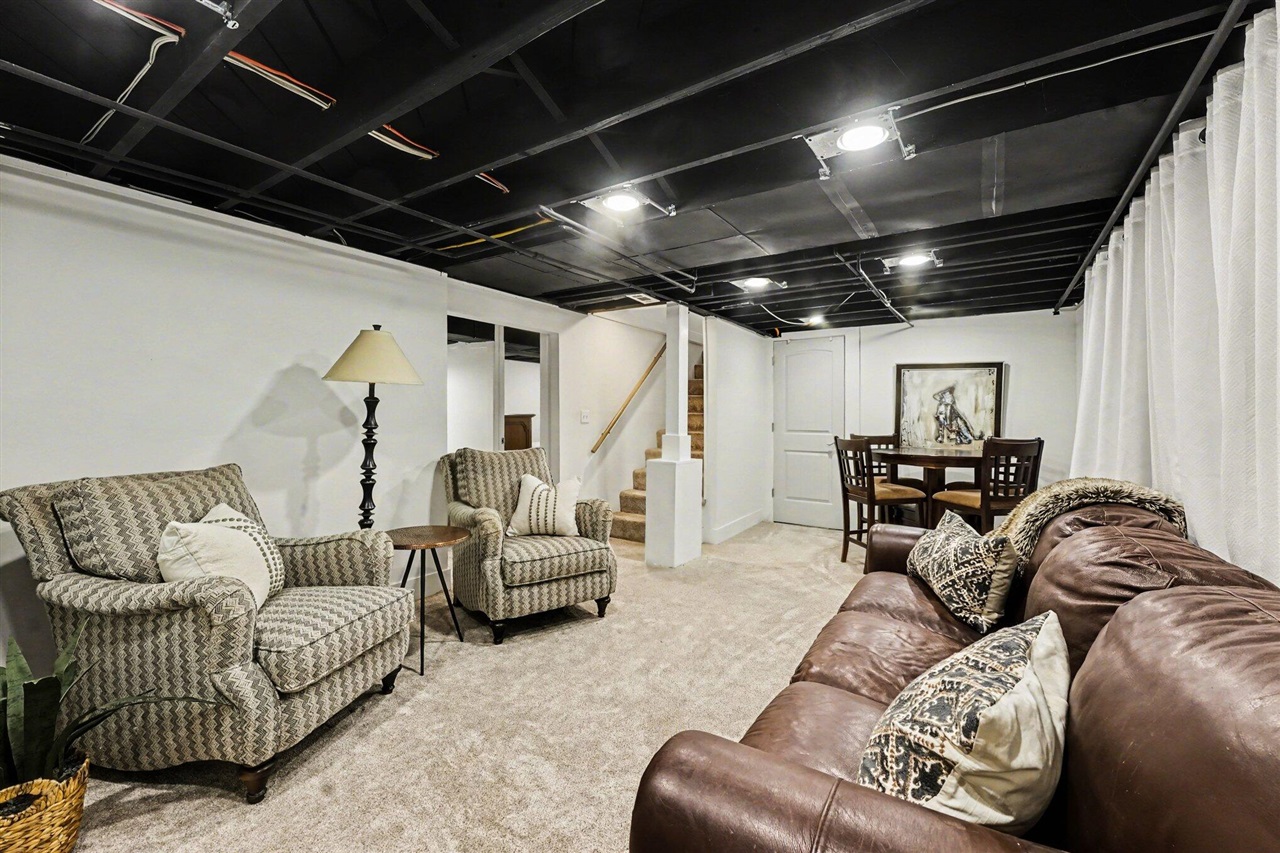 1427 Philadelphia Avenue, Grand Rapids, MI, 49507-2233