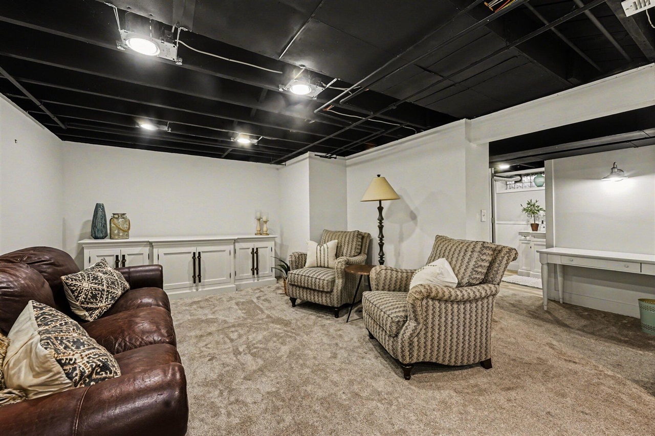 1427 Philadelphia Avenue, Grand Rapids, MI, 49507-2233