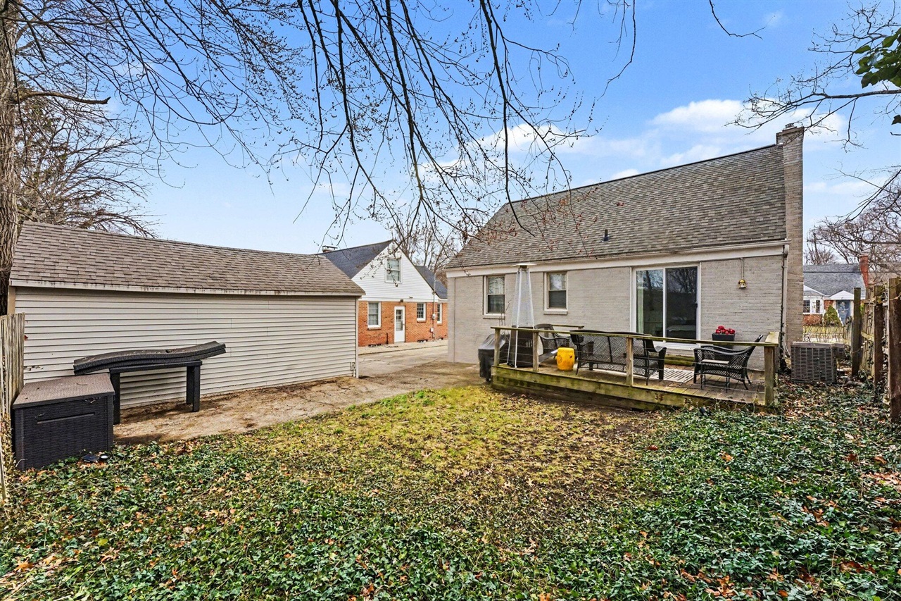 1427 Philadelphia Avenue, Grand Rapids, MI, 49507-2233