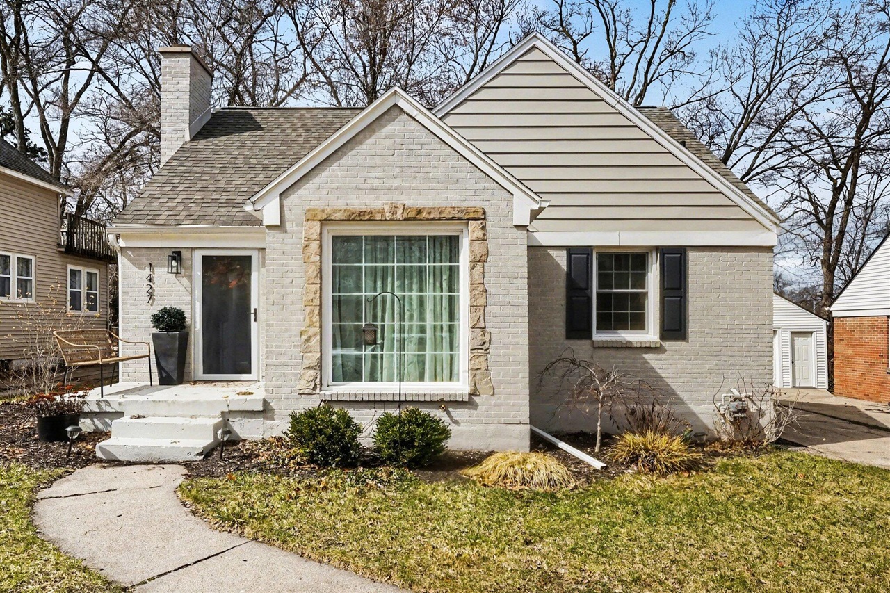 1427 Philadelphia Avenue, Grand Rapids, MI, 49507-2233