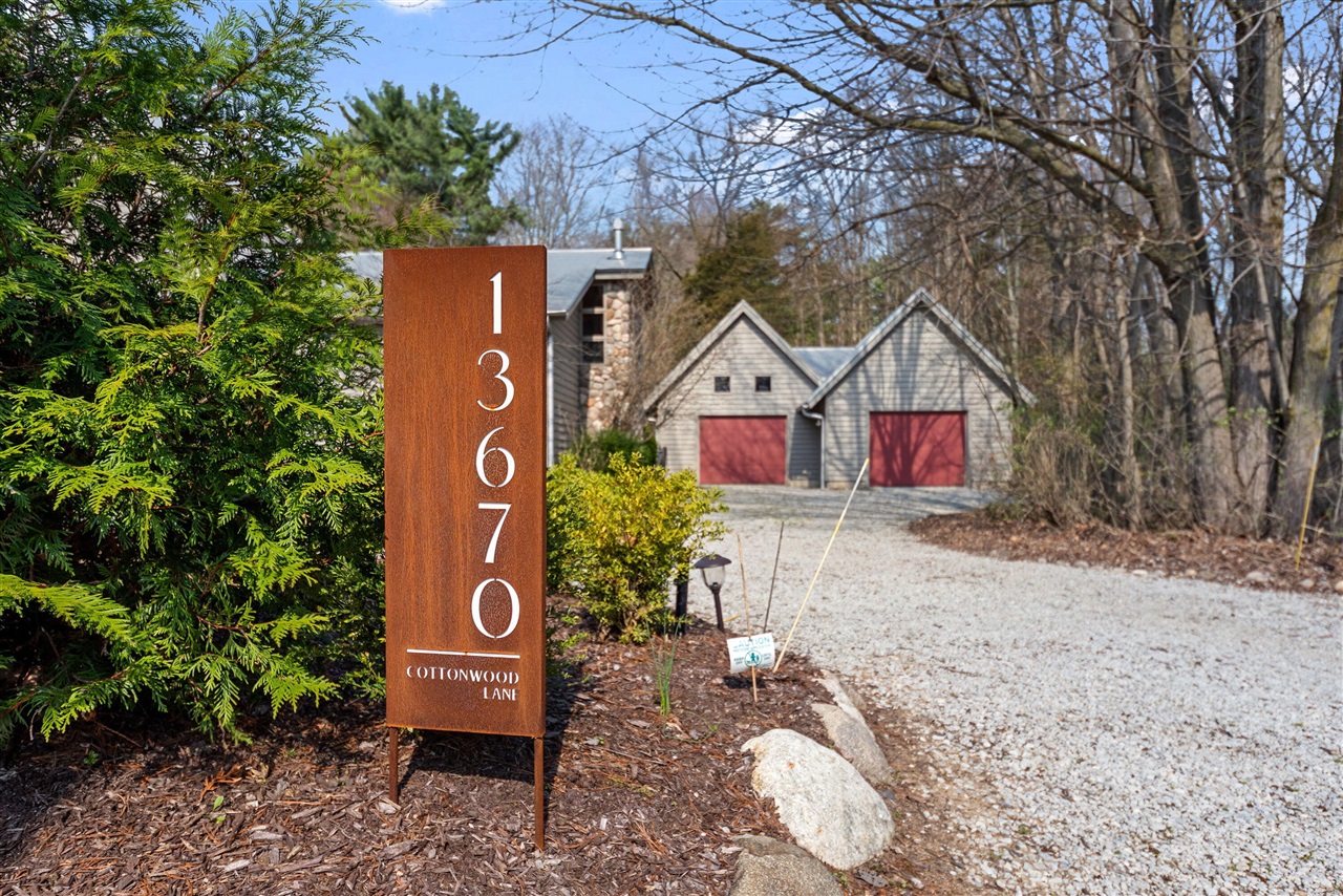 13670 Cottonwood Lane, Harbert, MI, 49115