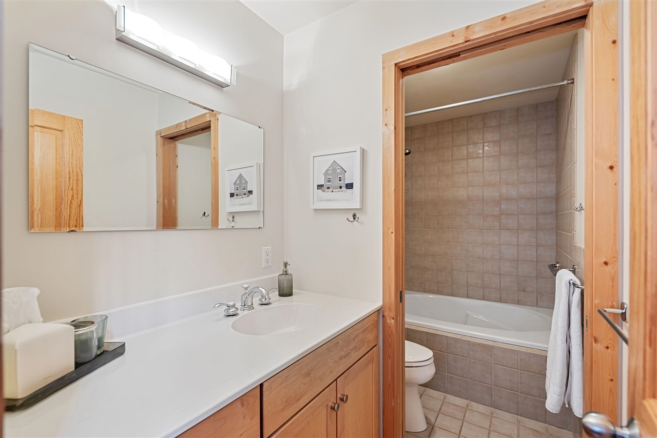 13670 Cottonwood Lane, Harbert, MI, 49115