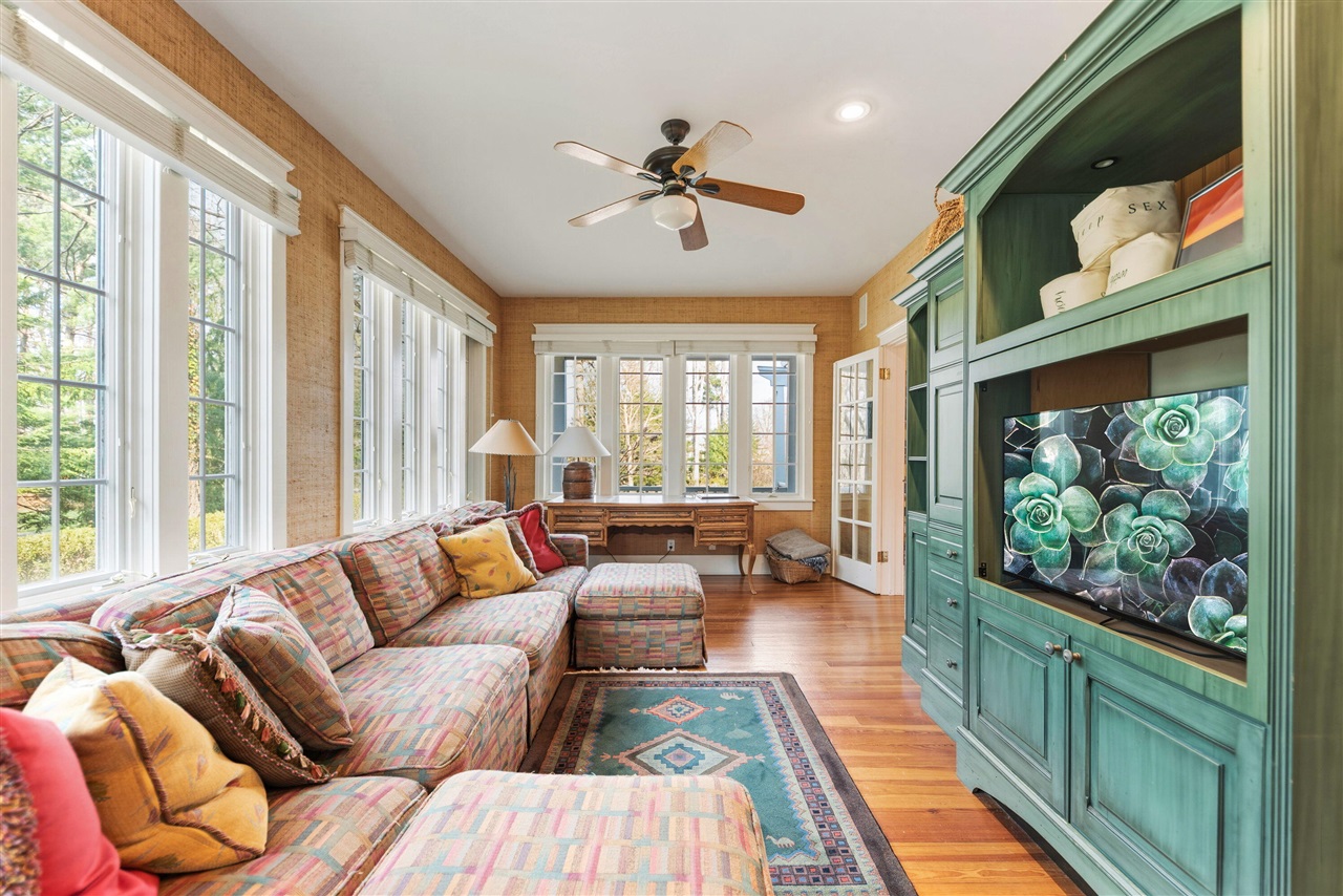 14895 Lakeshore Road, Lakeside, MI, 49116-9726