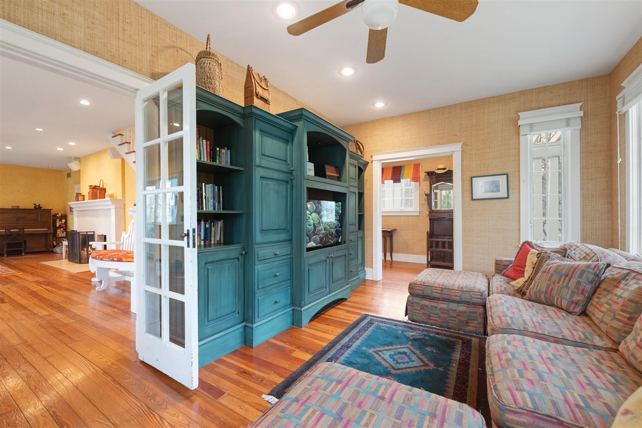 14895 Lakeshore Road, Lakeside, MI, 49116-9726