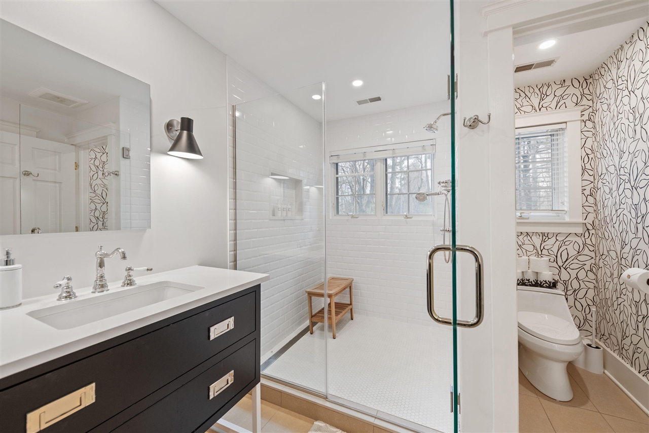 14895 Lakeshore Road, Lakeside, MI, 49116-9726