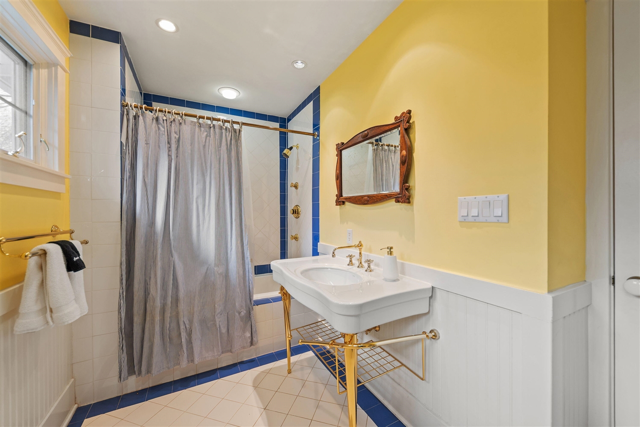 14895 Lakeshore Road, Lakeside, MI, 49116-9726