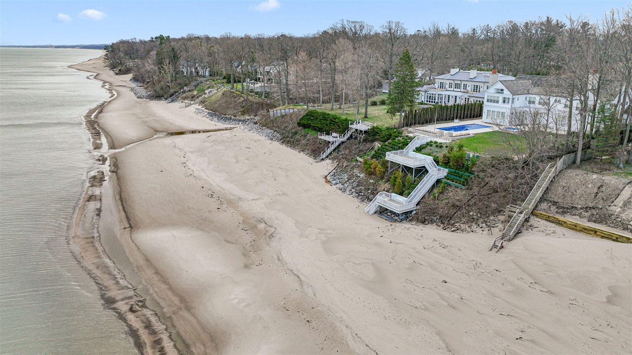 14895 Lakeshore Road, Lakeside, MI, 49116-9726