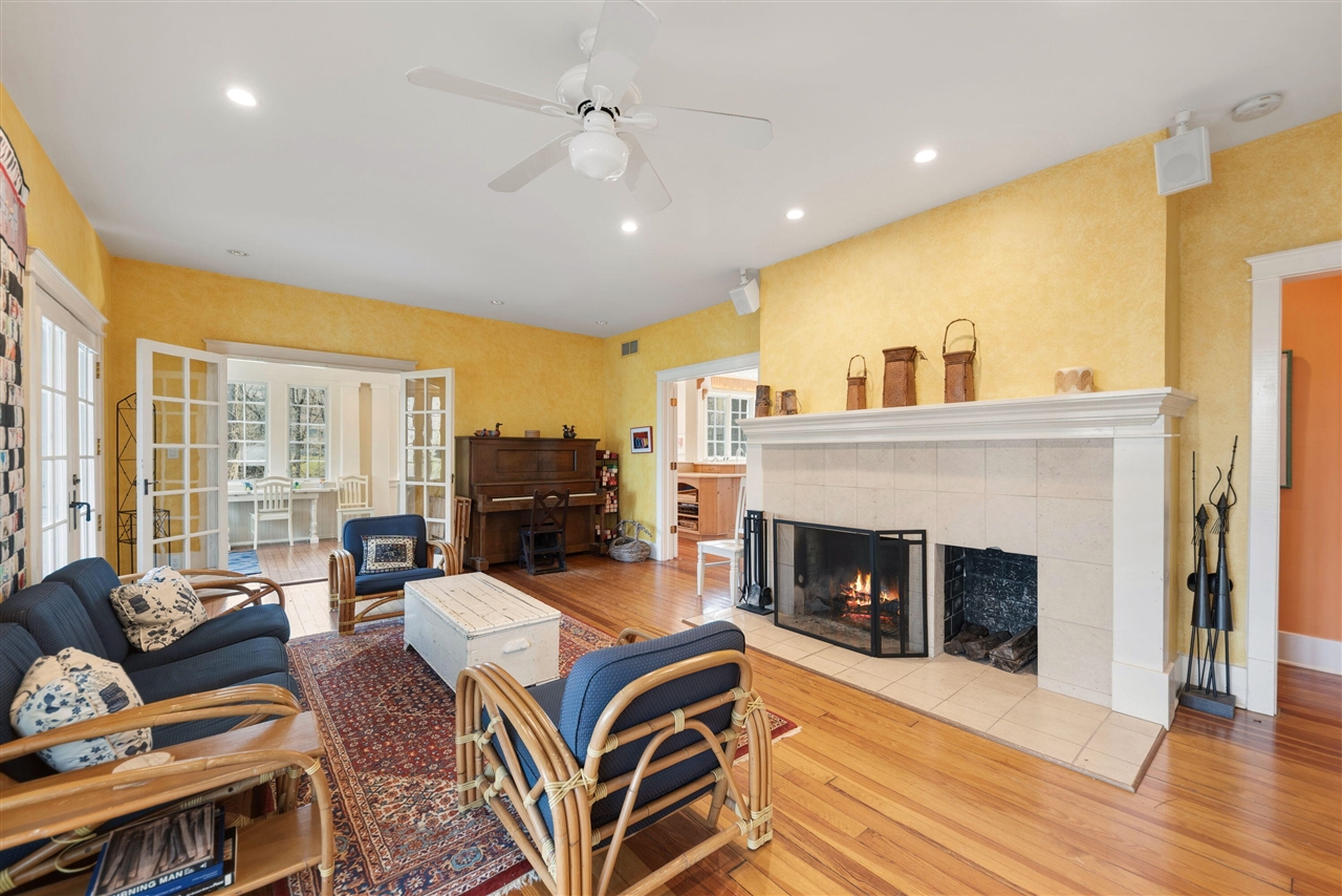 14895 Lakeshore Road, Lakeside, MI, 49116-9726