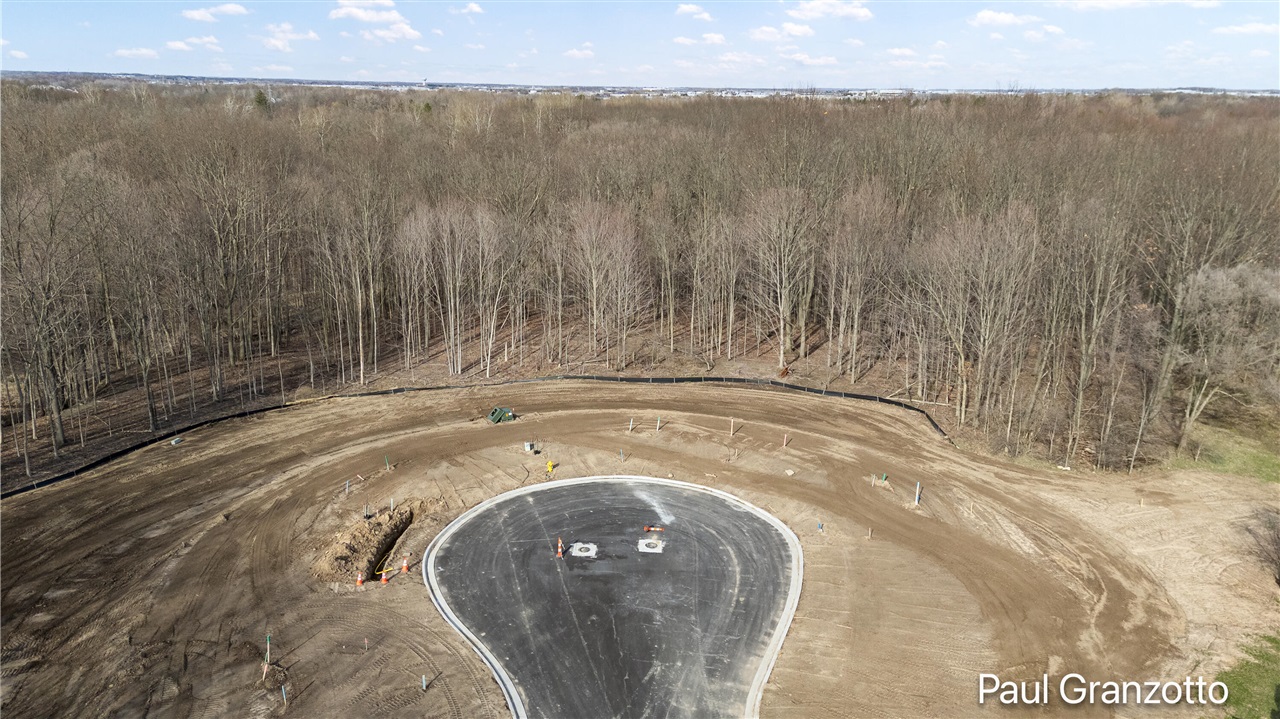 5530 Black Berry Bluff Ct, Kentwood, MI, 49512