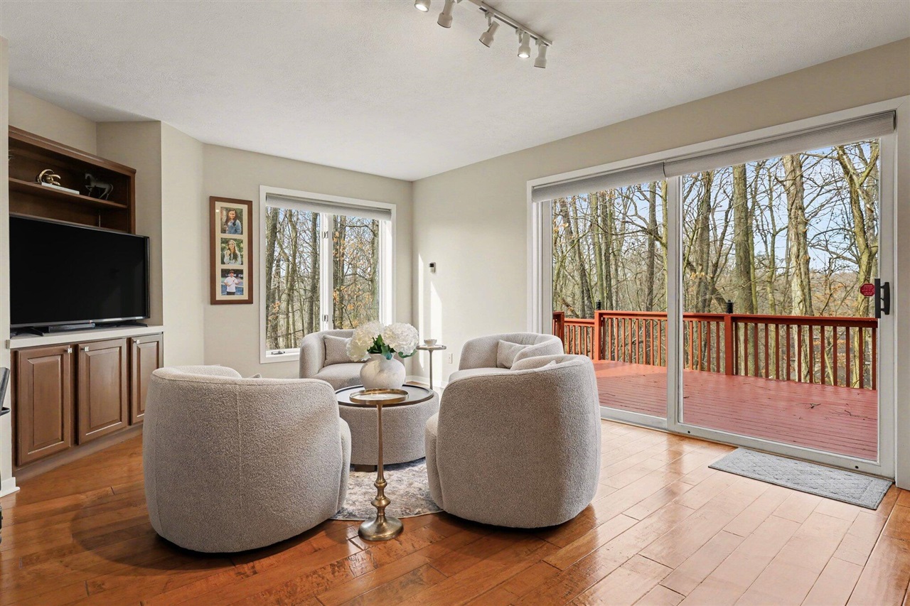 2011 Knollpoint Drive, Ada, MI, 49301-9249