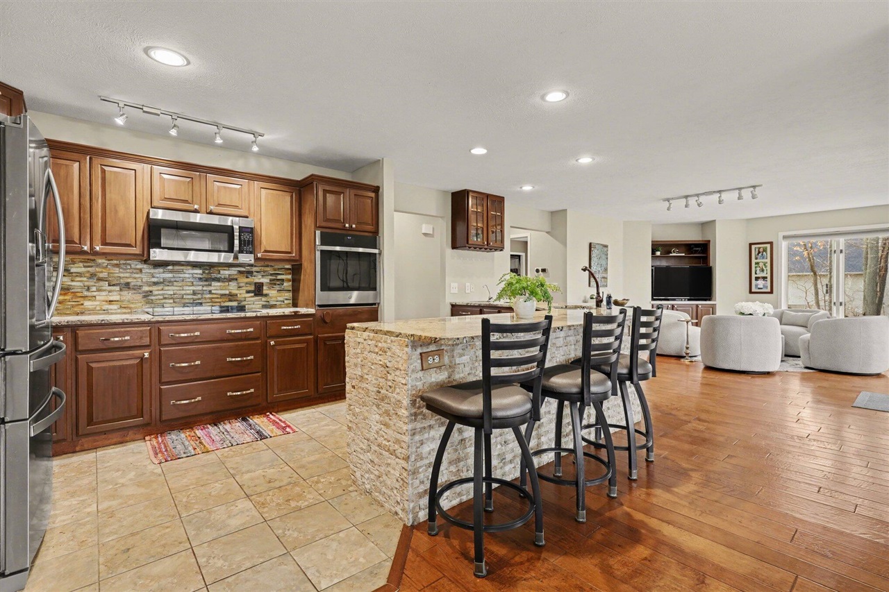 2011 Knollpoint Drive, Ada, MI, 49301-9249