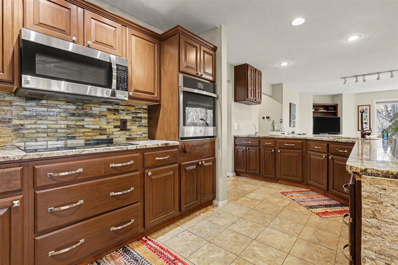 2011 Knollpoint Drive, Ada, MI, 49301-9249