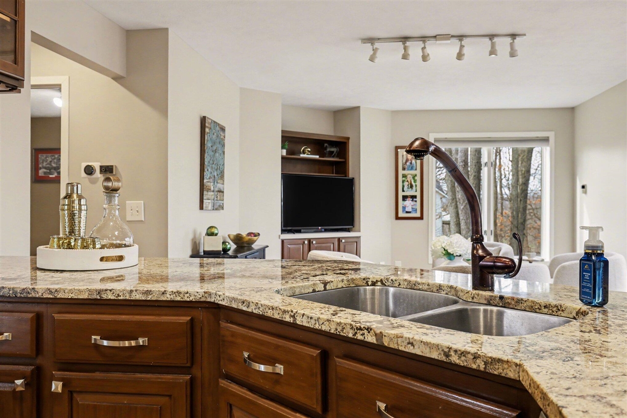 2011 Knollpoint Drive, Ada, MI, 49301-9249