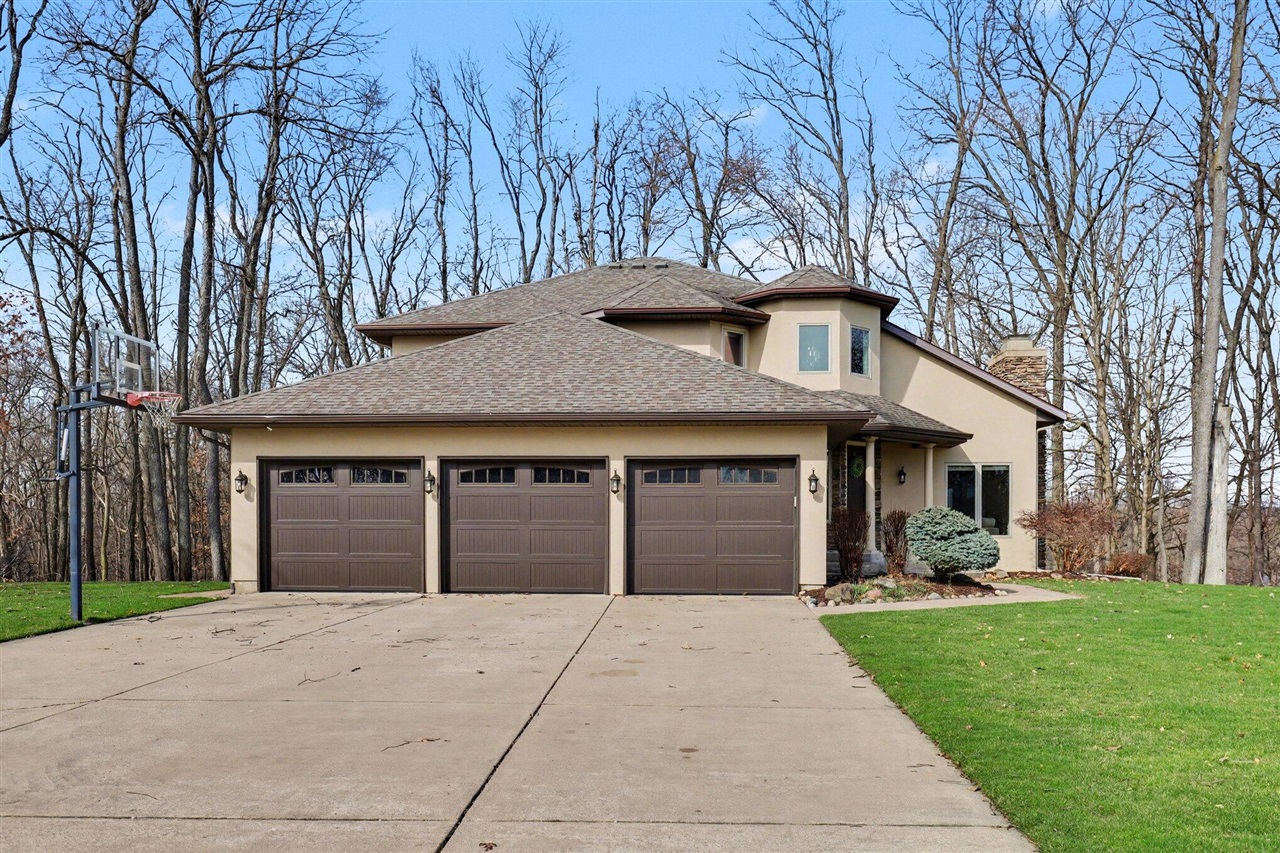 2011 Knollpoint Drive, Ada, MI, 49301-9249