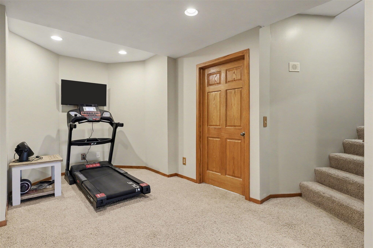 2011 Knollpoint Drive, Ada, MI, 49301-9249