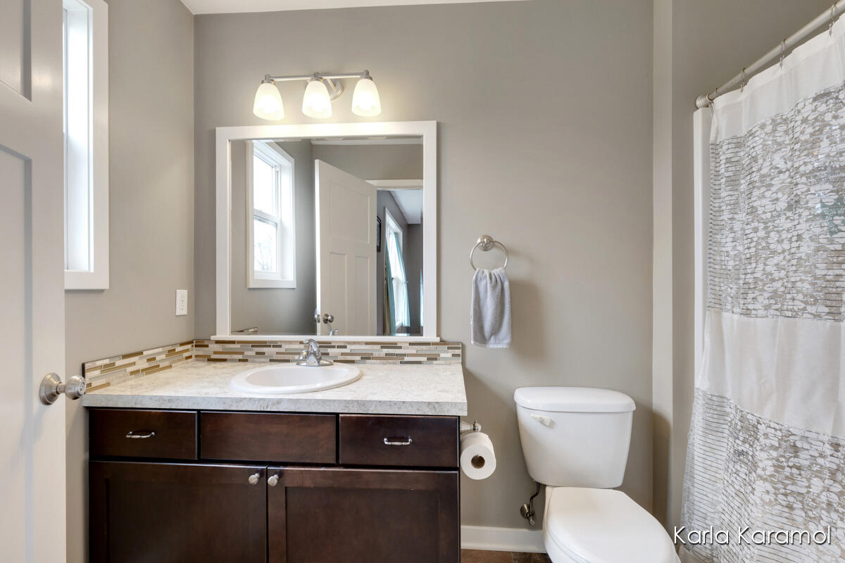 7077 Penn Court, Portland, MI, 48875-2200