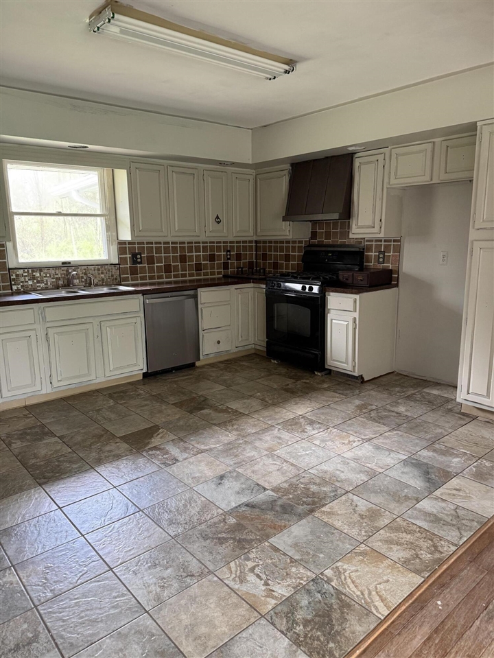 8691 Clarklake Road, Clarklake, MI, 49234-9709