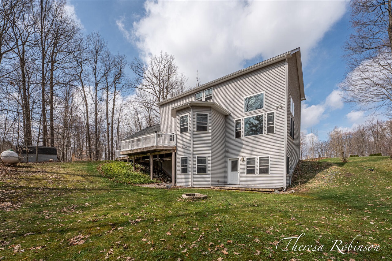 2232 Pointe North Drive, Cedar Springs, MI, 49319-7941