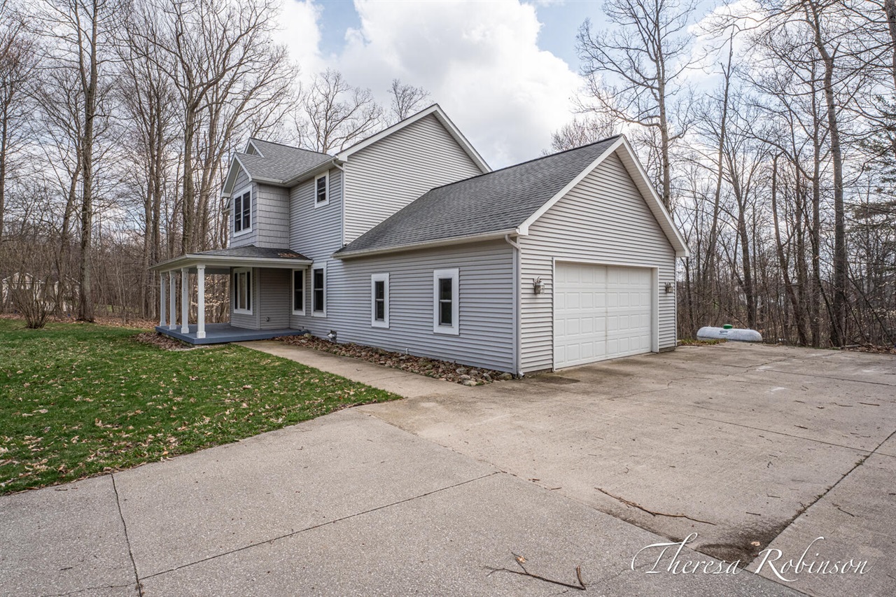 2232 Pointe North Drive, Cedar Springs, MI, 49319-7941