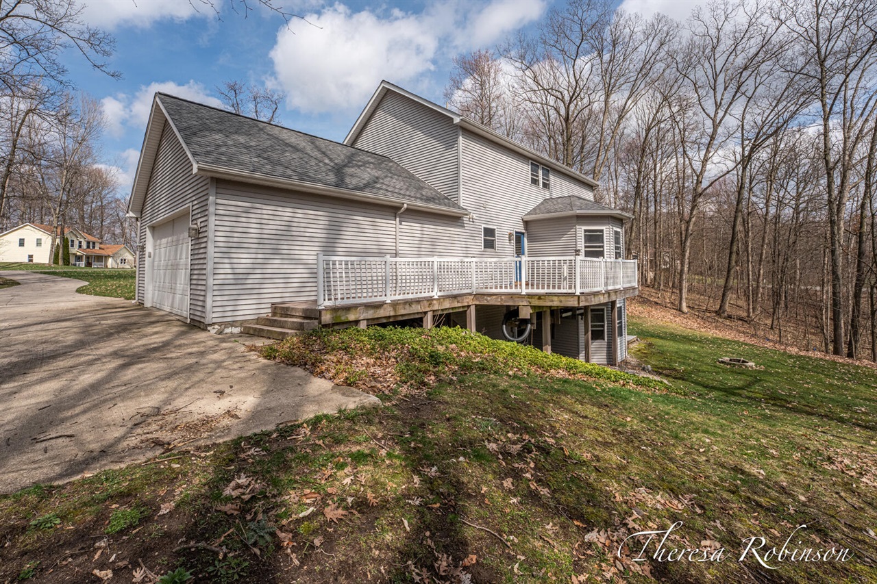 2232 Pointe North Drive, Cedar Springs, MI, 49319-7941