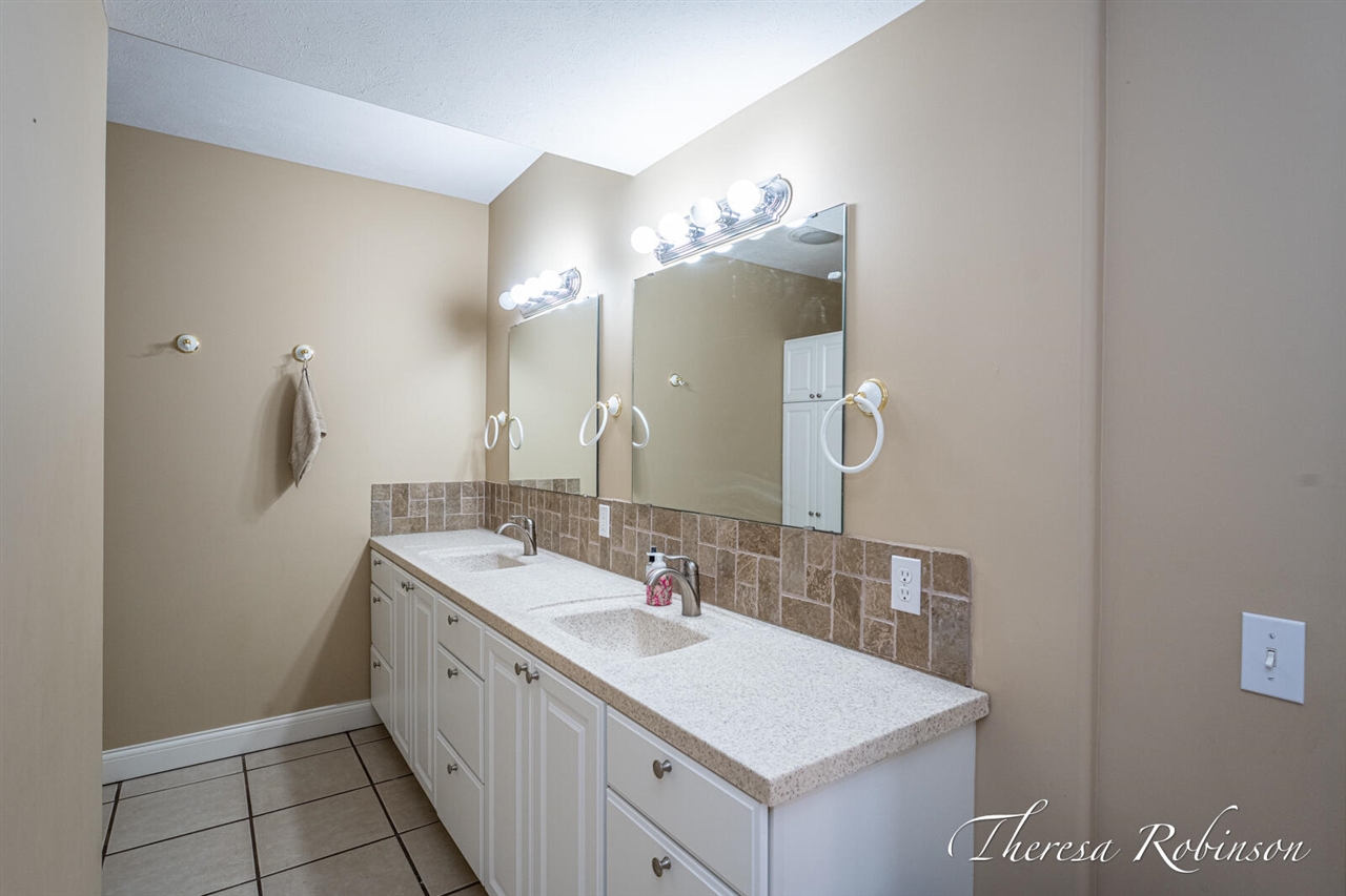 2232 Pointe North Drive, Cedar Springs, MI, 49319-7941