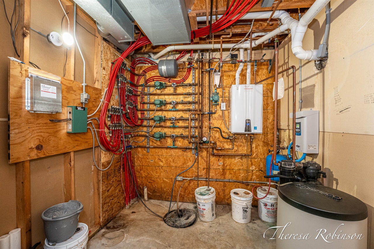 2232 Pointe North Drive, Cedar Springs, MI, 49319-7941