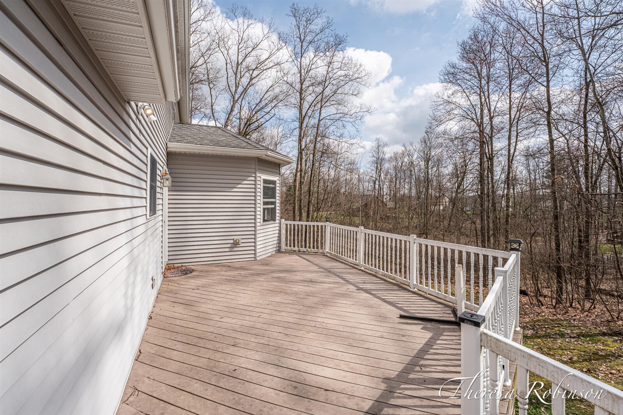 2232 Pointe North Drive, Cedar Springs, MI, 49319-7941