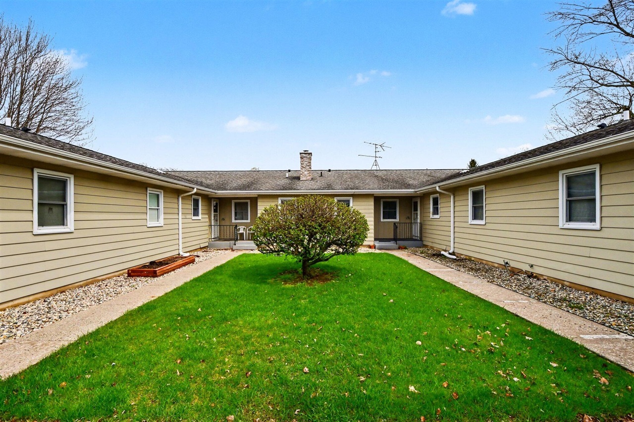 528 Leisure Acres Street, Sparta, MI, 49345