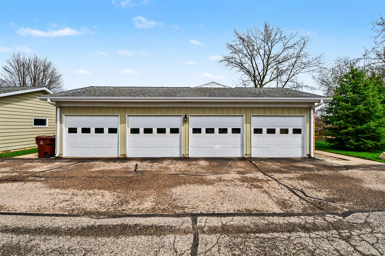 528 Leisure Acres Street, Sparta, MI, 49345