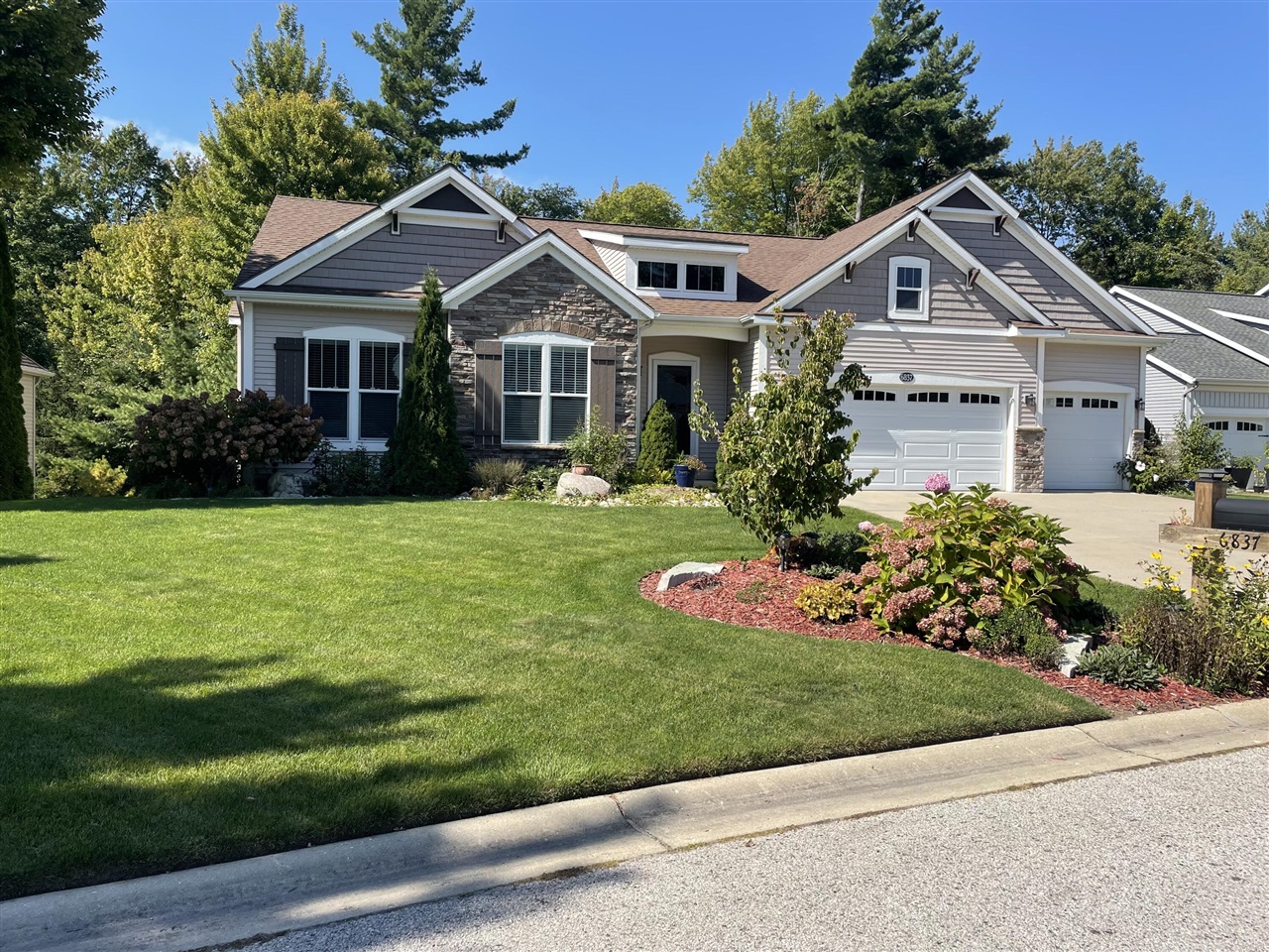 6837 Westshire Drive, Norton Shores, MI, 49444-7804