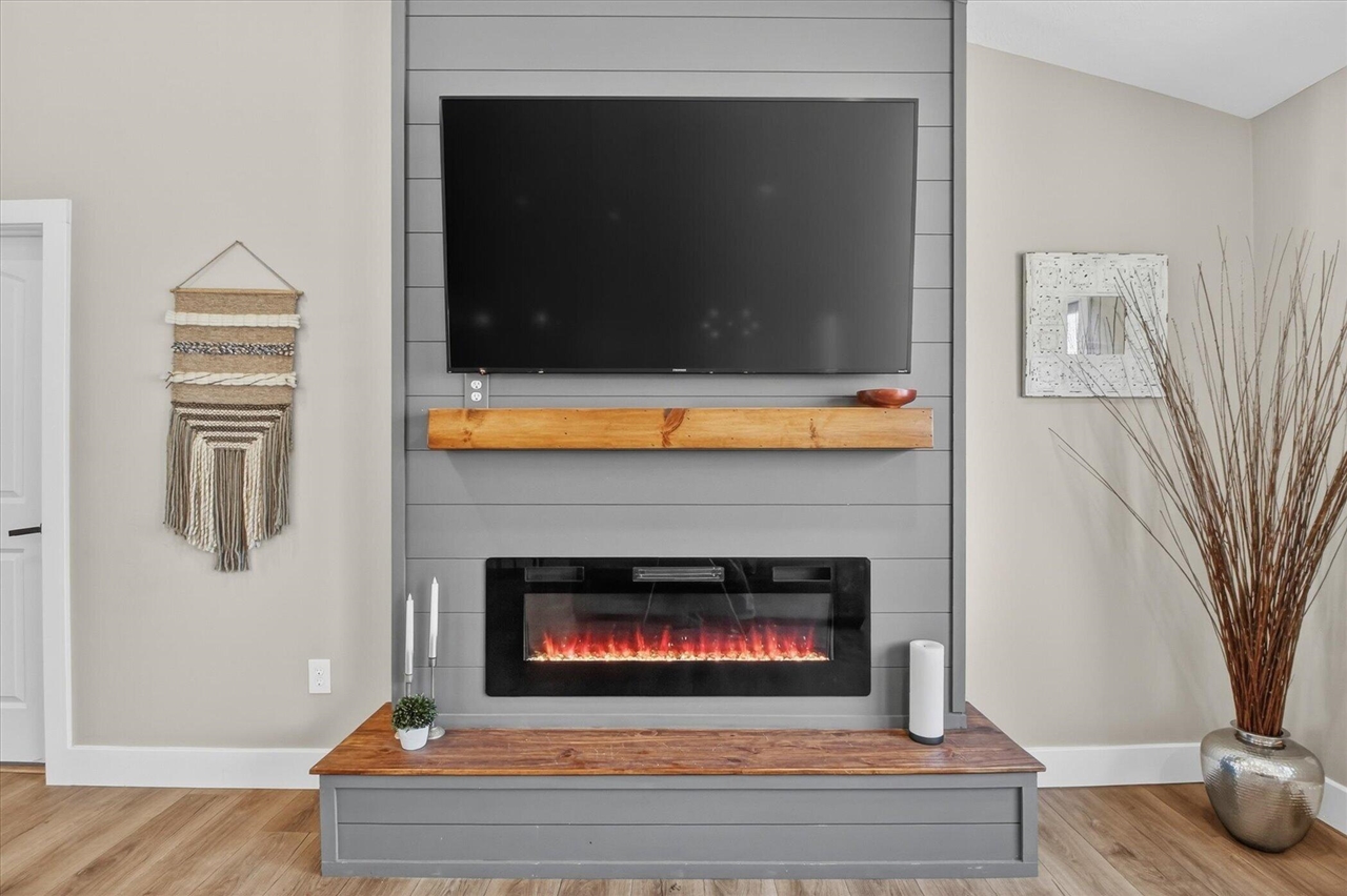 15371 Buck Hollow Drive, Gowen, MI, 49326-8704