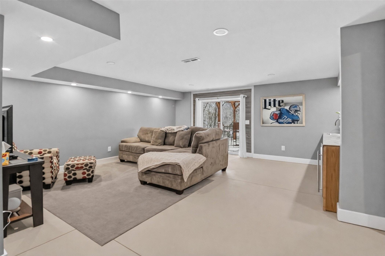 15371 Buck Hollow Drive, Gowen, MI, 49326-8704