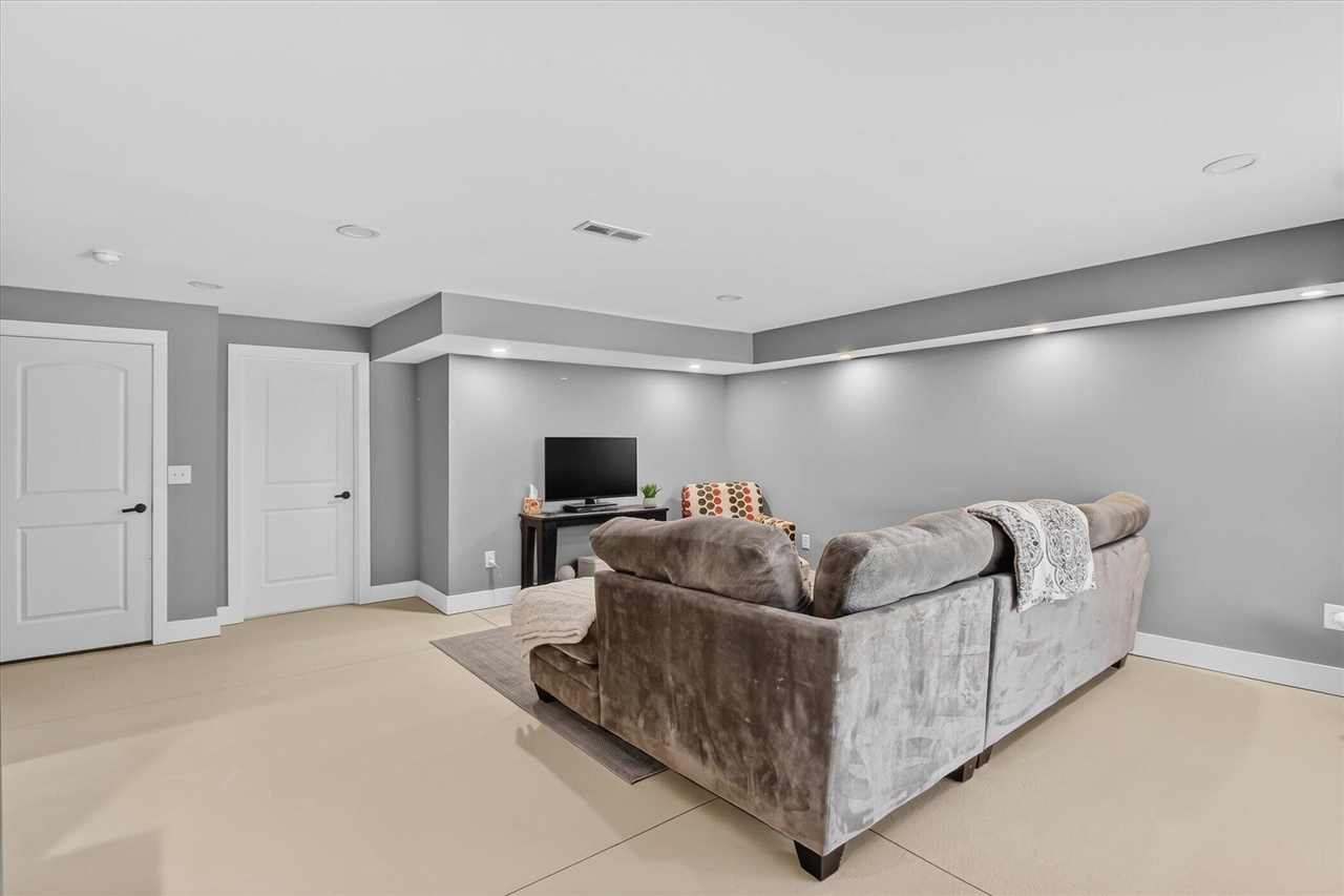 15371 Buck Hollow Drive, Gowen, MI, 49326-8704