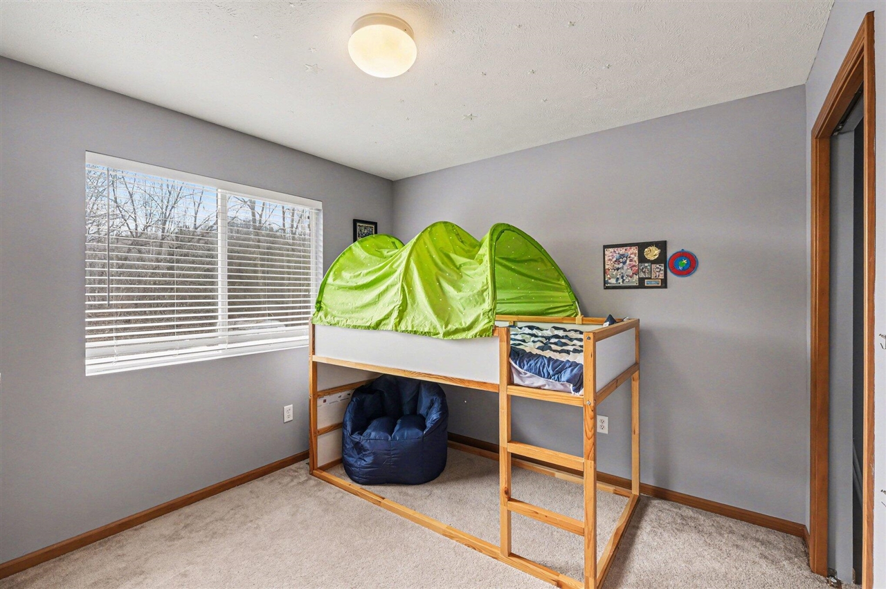 7460 15 Mile Road, Cedar Springs, MI, 49319-9342