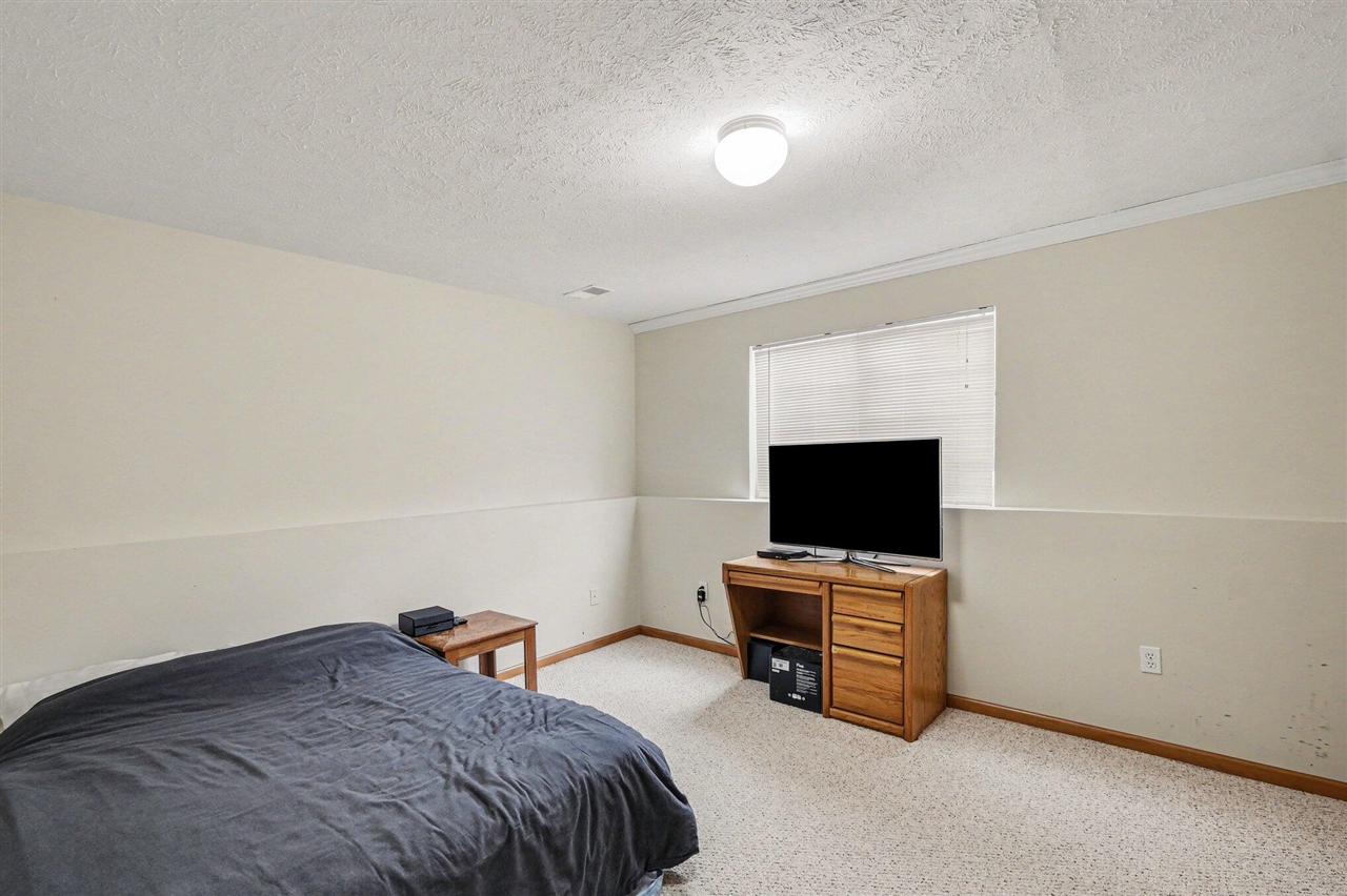 7460 15 Mile Road, Cedar Springs, MI, 49319-9342