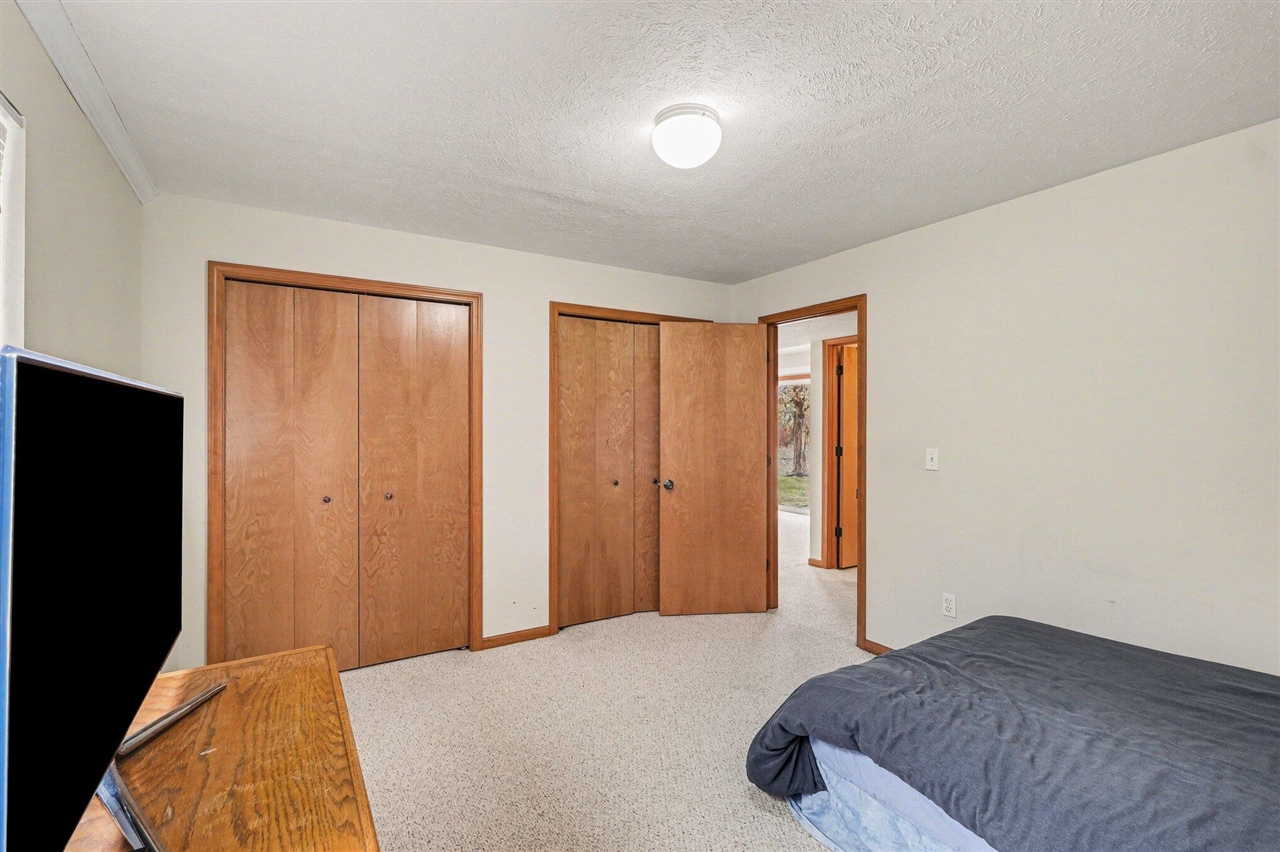 7460 15 Mile Road, Cedar Springs, MI, 49319-9342