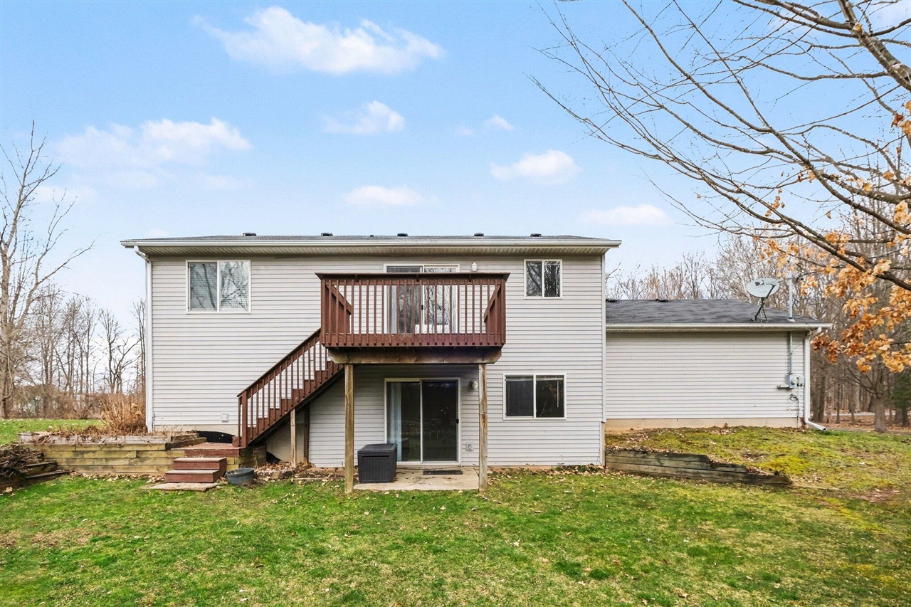 7460 15 Mile Road, Cedar Springs, MI, 49319-9342