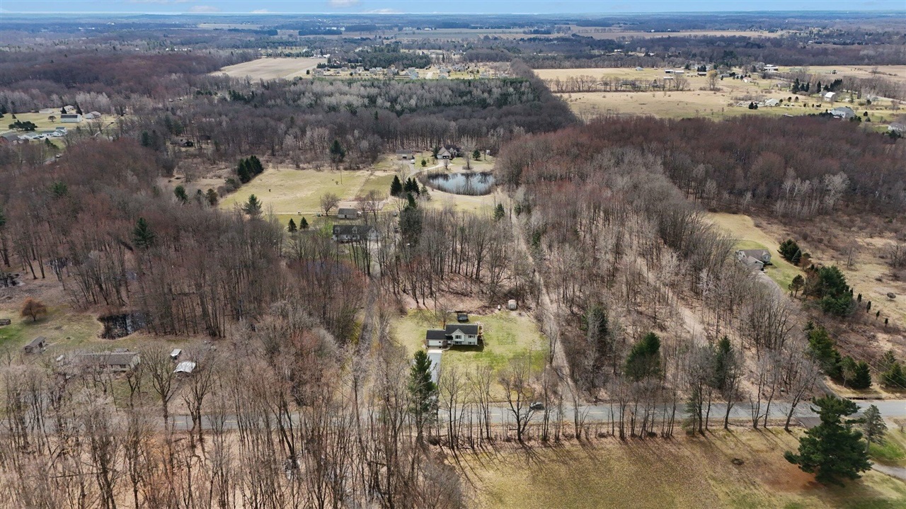 7460 15 Mile Road, Cedar Springs, MI, 49319-9342