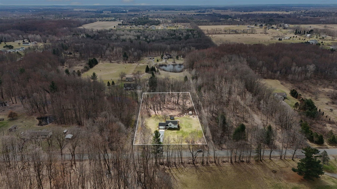 7460 15 Mile Road, Cedar Springs, MI, 49319-9342