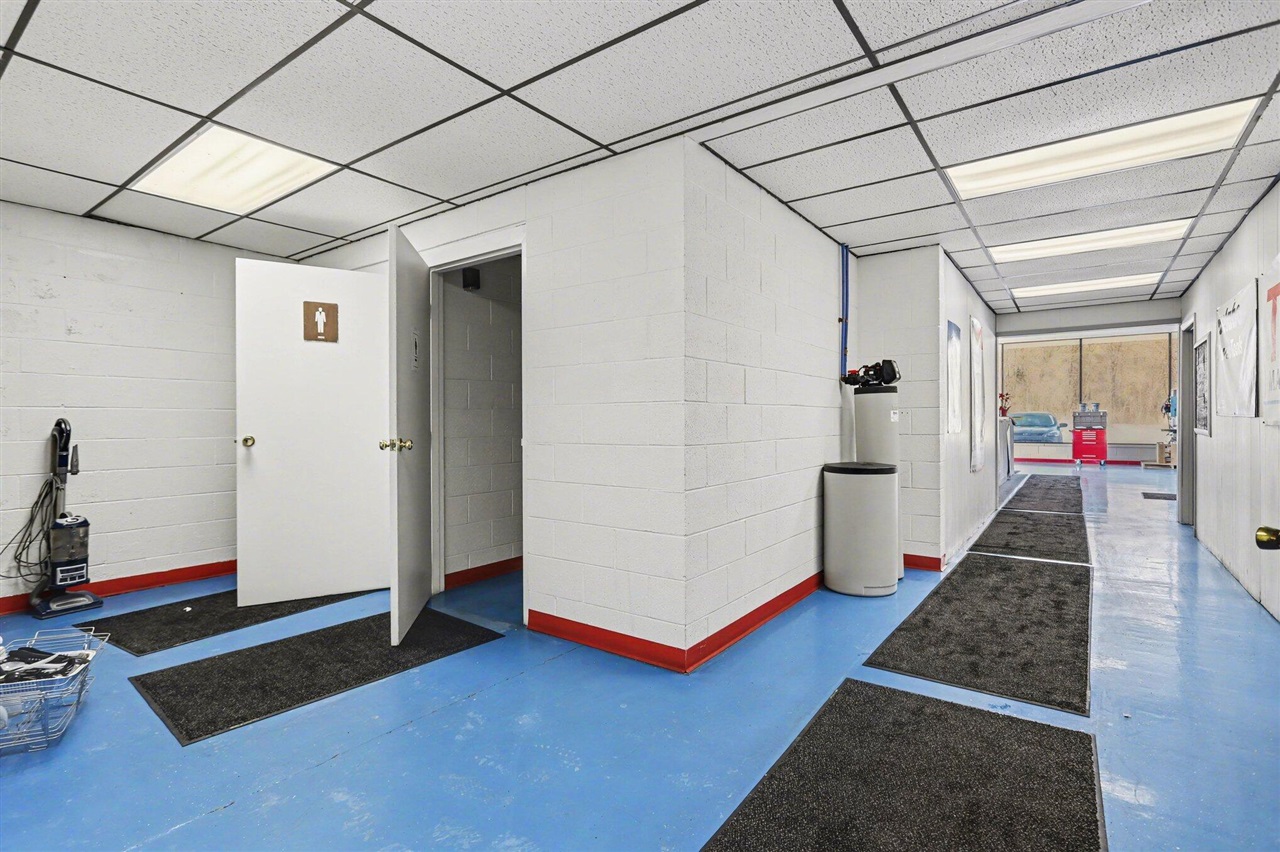 4343 W Columbia Avenue, Battle Creek, MI, 49015-8701