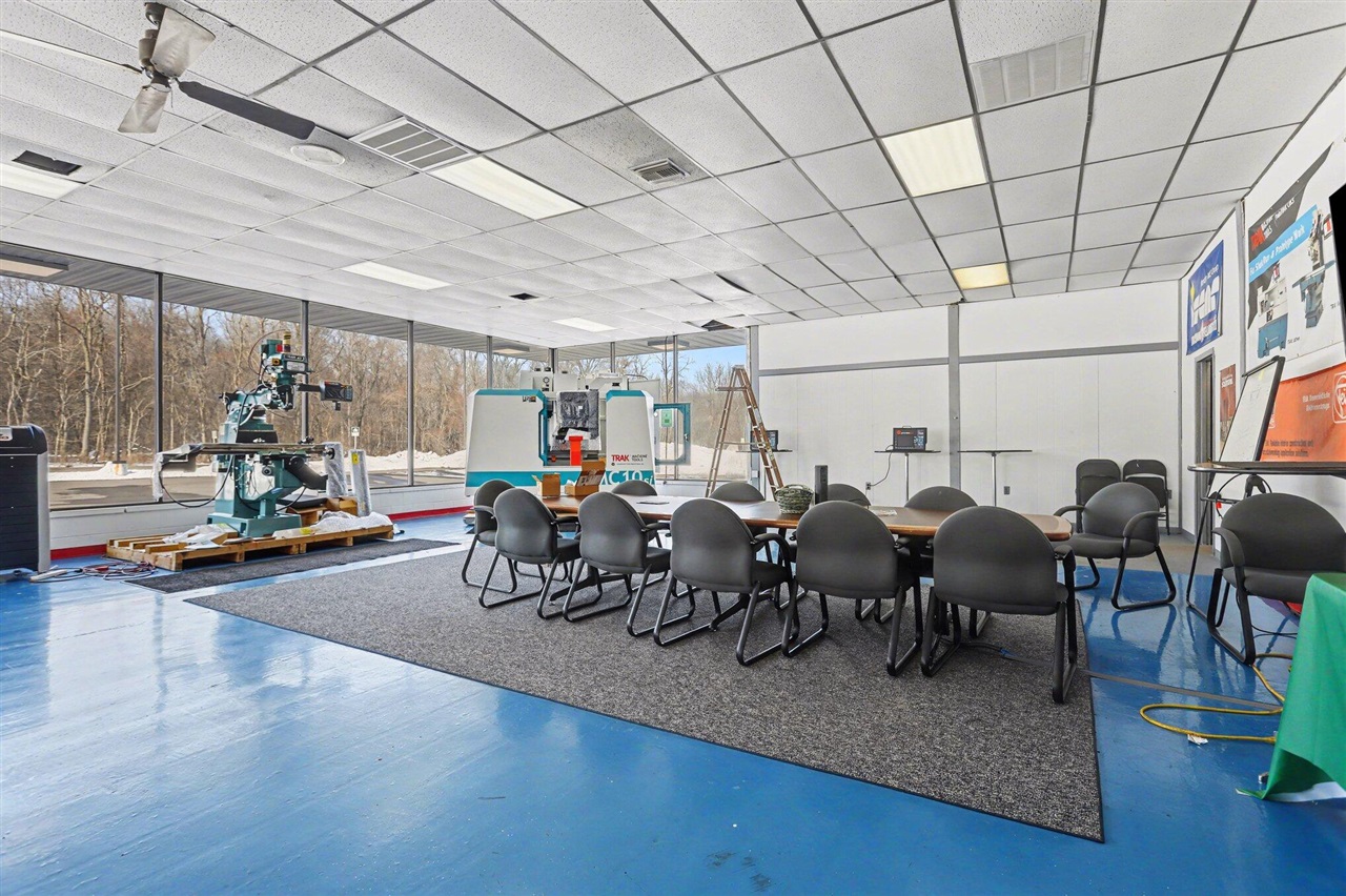 4343 W Columbia Avenue, Battle Creek, MI, 49015-8701