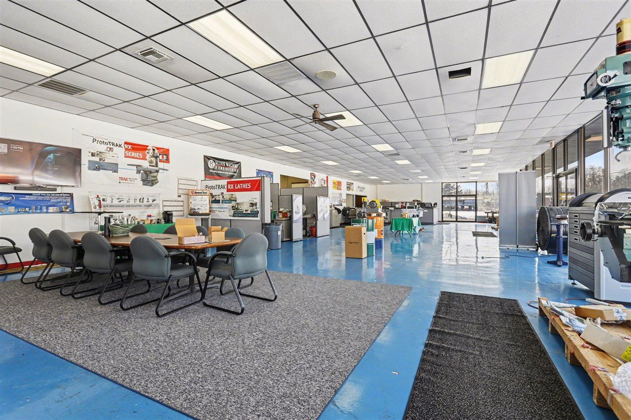 4343 W Columbia Avenue, Battle Creek, MI, 49015-8701